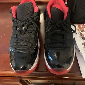 Jordan 11 low bread